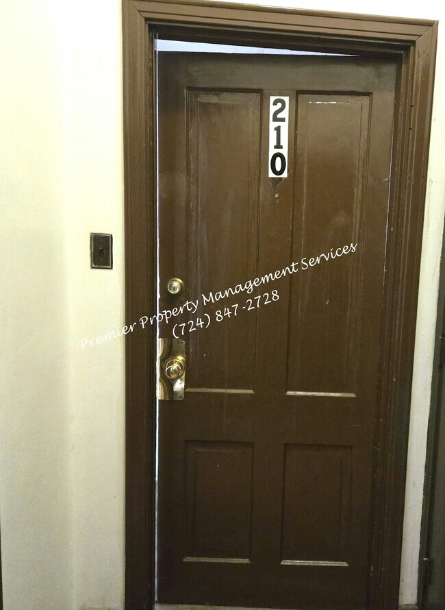 Foto del edificio - 415 N Main St