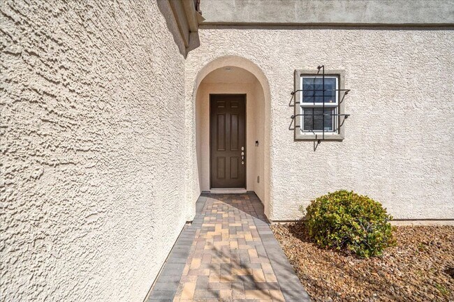 Foto del edificio - Sophisticated 3 Bedroom Retreat with Designer Finishes & Entertainer’s Backyard