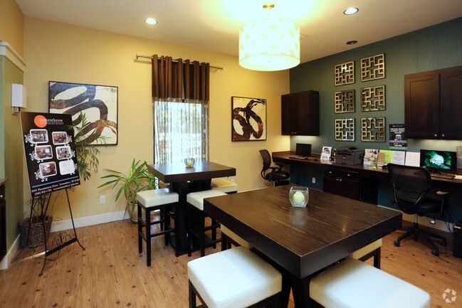 Building Photo - Stonesthrow