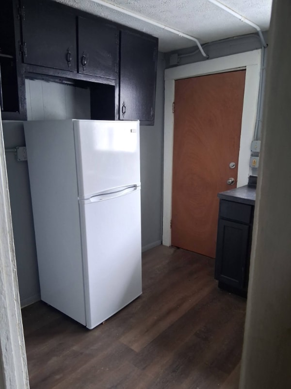 Building Photo - 325 Apple St