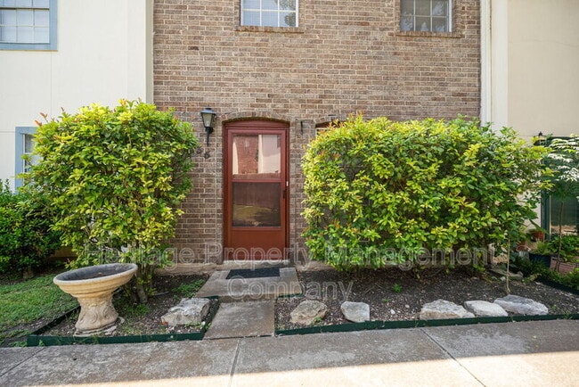 Foto del edificio - 6427 Wurzbach Rd