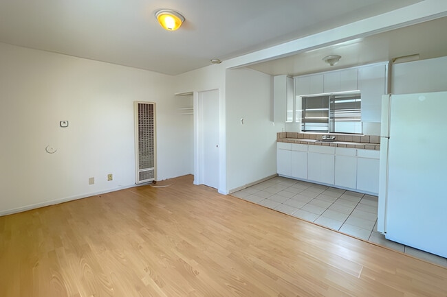 Building Photo - Centinela Apartments