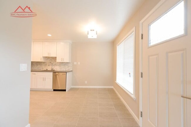 Building Photo - 1823 El Parque Ct