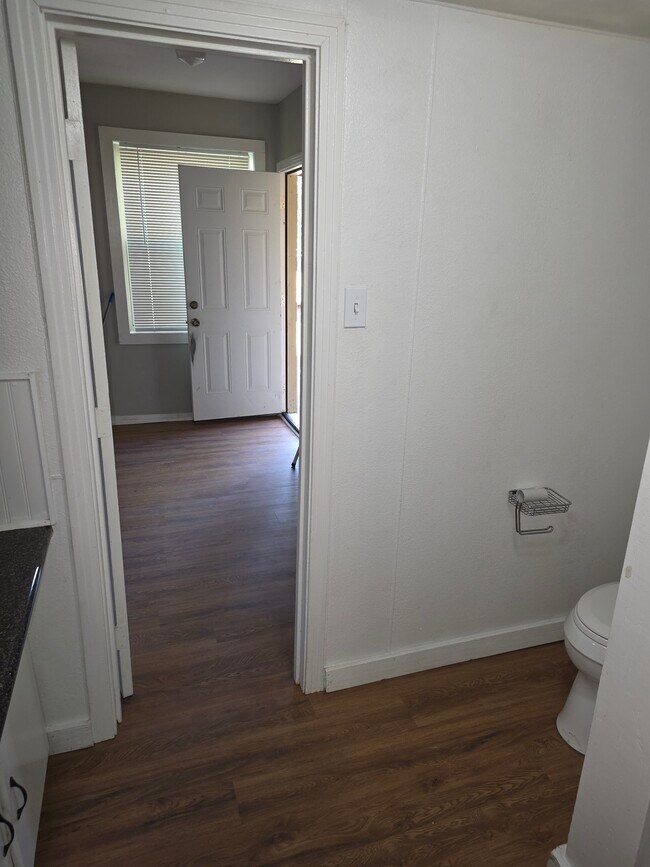 Building Photo - 309 Peverly St