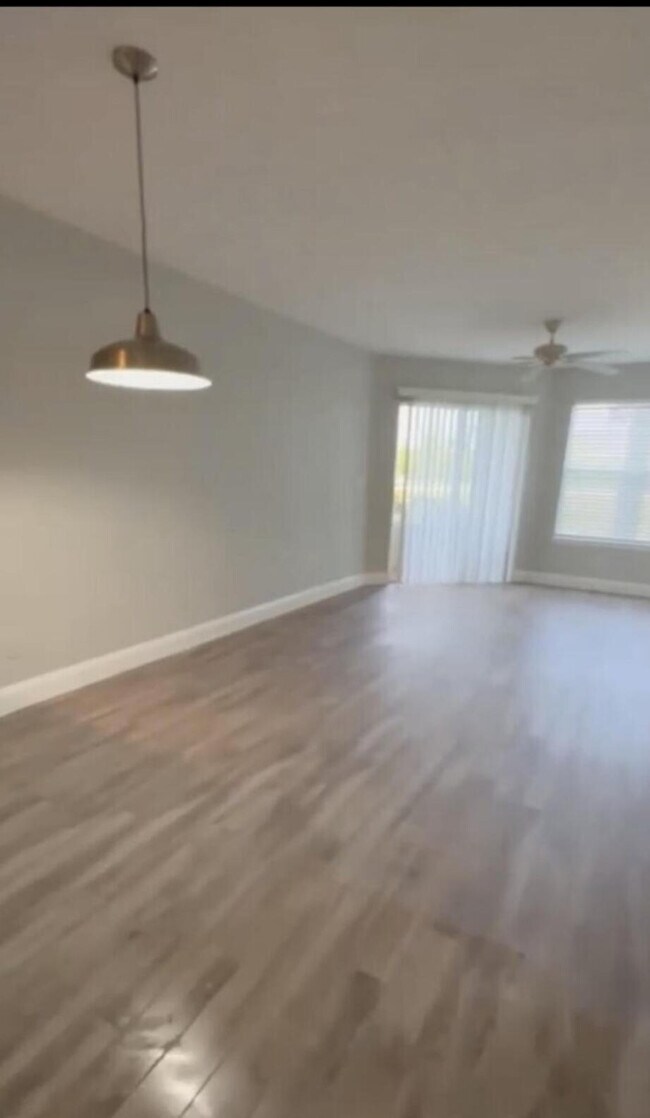 Foto del edificio - 1705 Palm Cove Blvd