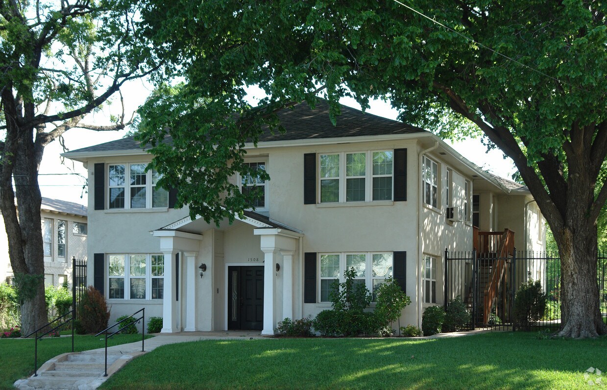 Primary Photo - 1508 N Peak St
