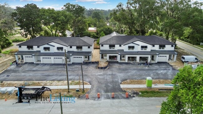 Building Photo - 1545 E Fort King St