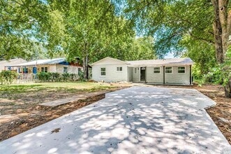 Building Photo - 5821 Black Oak Ln