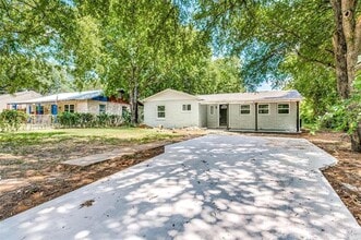 Building Photo - 5821 Black Oak Ln