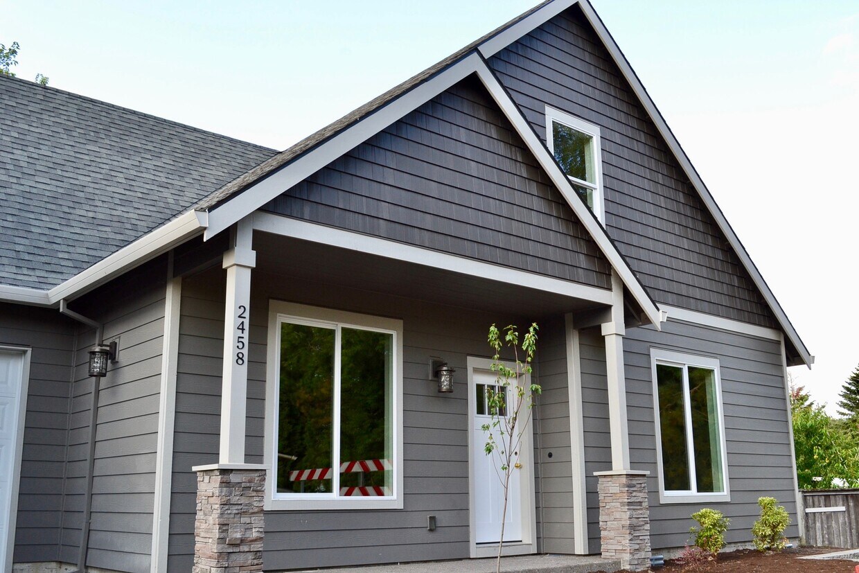 Primary Photo - 2462 SW 185th Ave