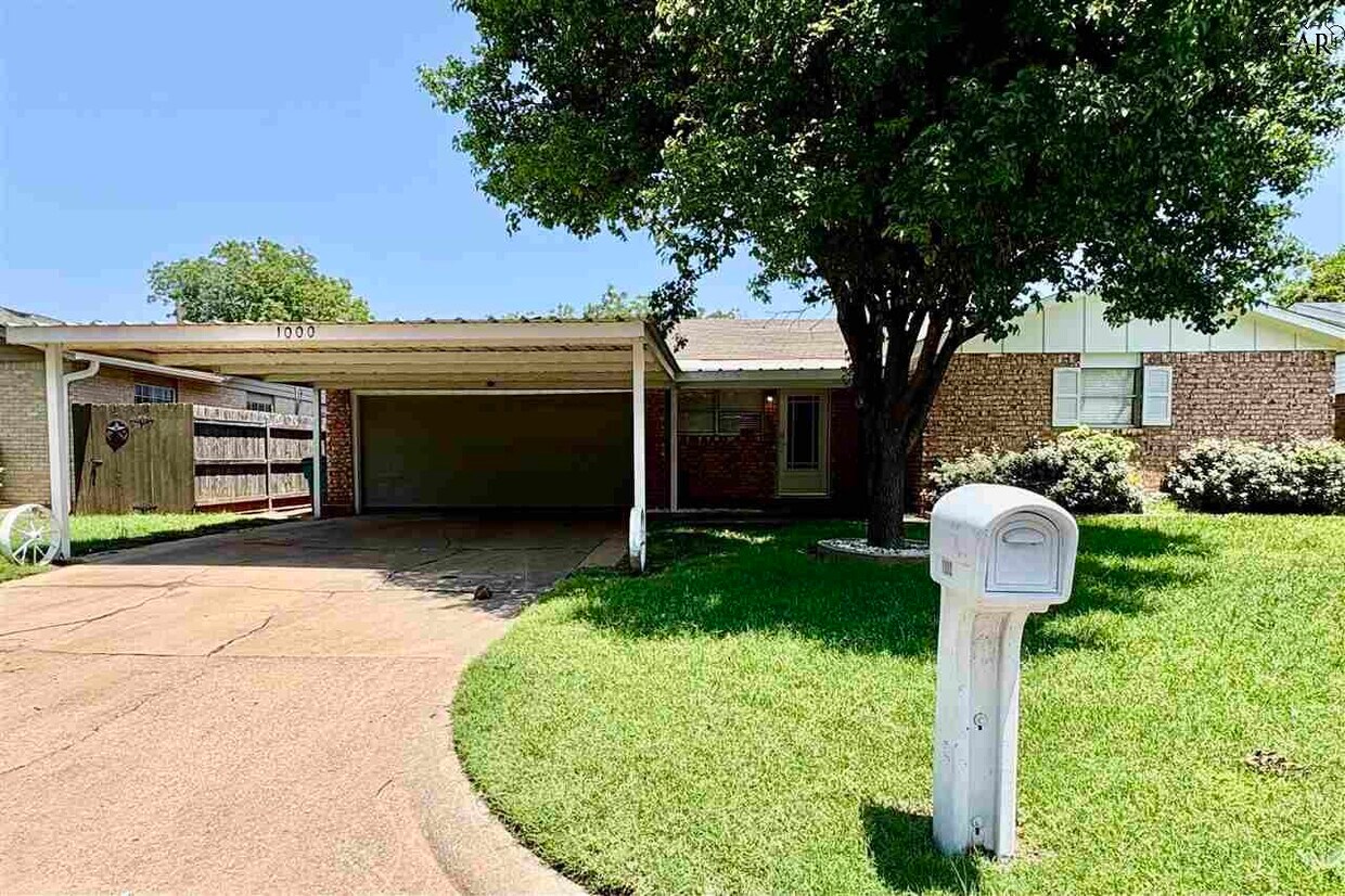 Foto principal - 1000 W Cornelia Ave