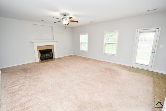 Foto del edificio - 114 Great Oak Way