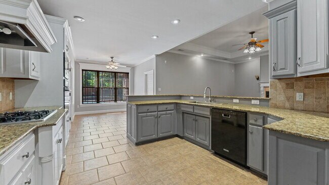 Building Photo - Luxury Bentonville Home with Private Saltwater Pool