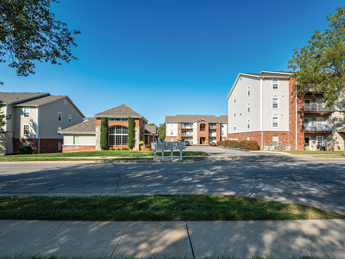 Foto principal - Battlefield Park Apartments