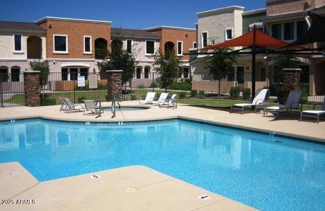 Foto del edificio - 10757 N 74th St