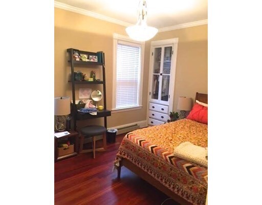 Foto del edificio - 688 E 6th St