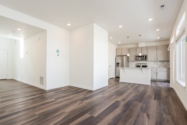 Foto del edificio - 4732 N Tower Dr