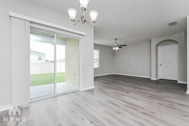 Foto del edificio - 14115 Arbor Pines Dr