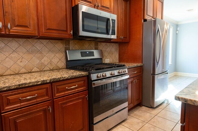 Building Photo - 2449 Deer Run Ct