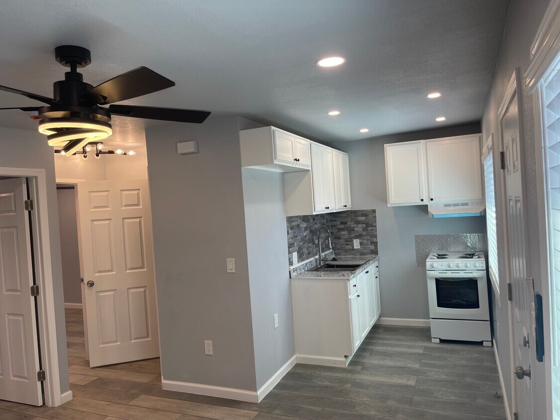 Foto principal - 2529 Crommelin Ave