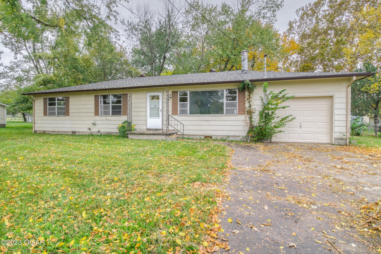 2404 Iron Gates Rd, Joplin, MO 64804 Condo for Rent in Joplin, MO