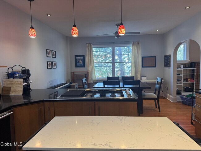 Foto del edificio - 186 S Allen St