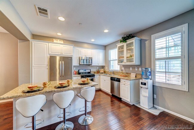 Building Photo - 1862 Hazel Ct