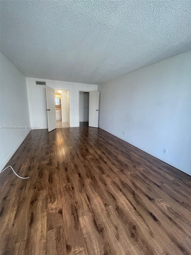 Foto del edificio - 1 bedroom in Hallandale FL 33009