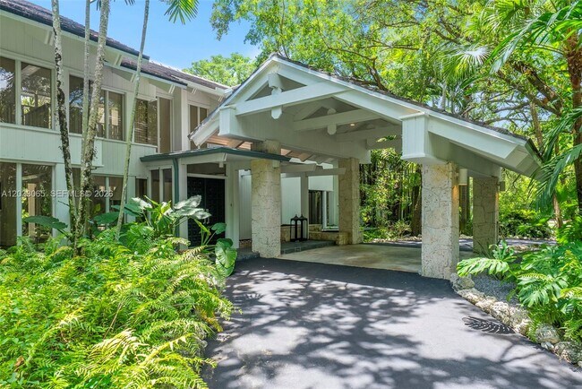 Foto del edificio - 5600 Oakwood Ln