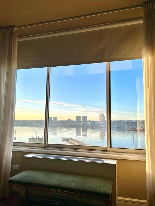 Foto principal - 200 Riverside Blvd