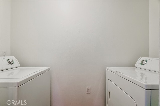 Building Photo - 1329 Scholarship