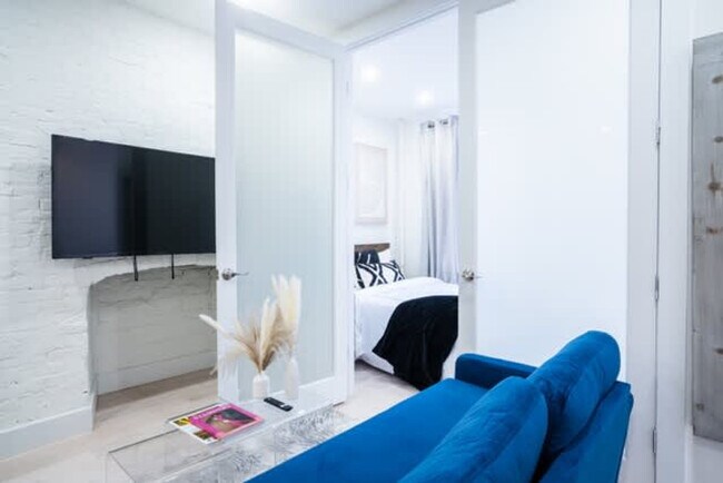 Foto del edificio - 402 E 11th St
