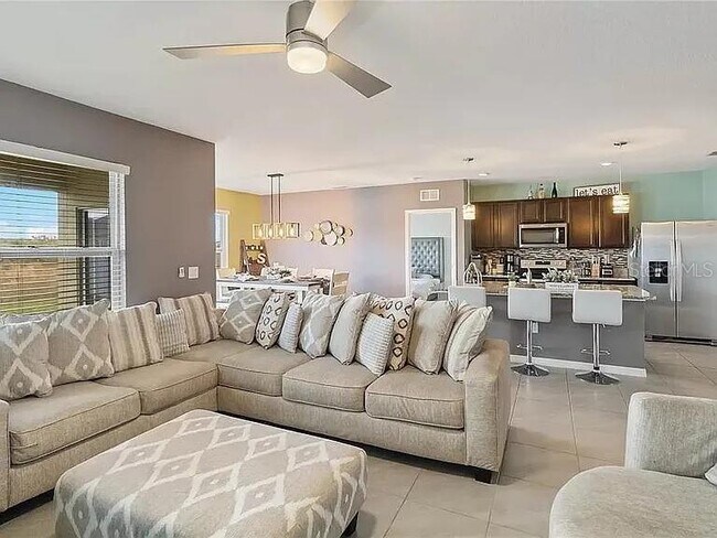 Building Photo - 2585 Ryland Falls Dr