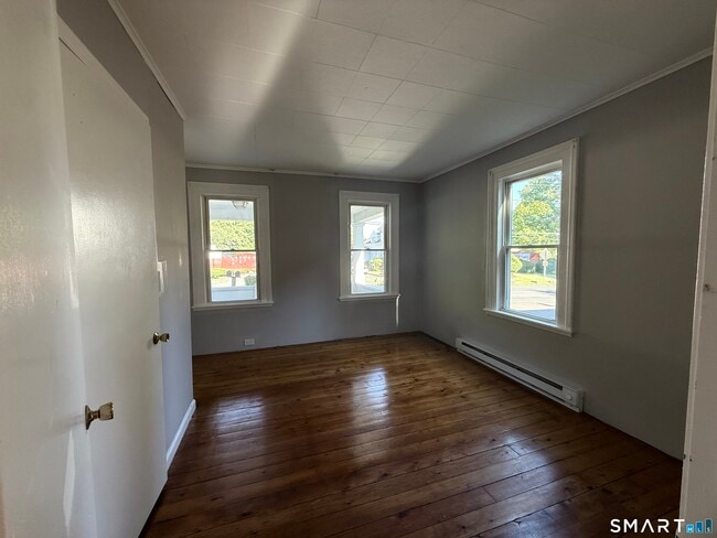 Building Photo - 38 Neumann St