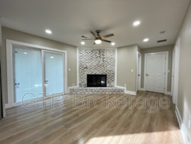 Foto del edificio - 8989 Raven Dr