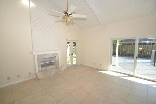 Foto del edificio - 2350 NW 30th St