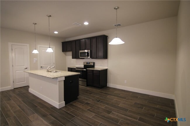 Building Photo - 741 Milestone Pk