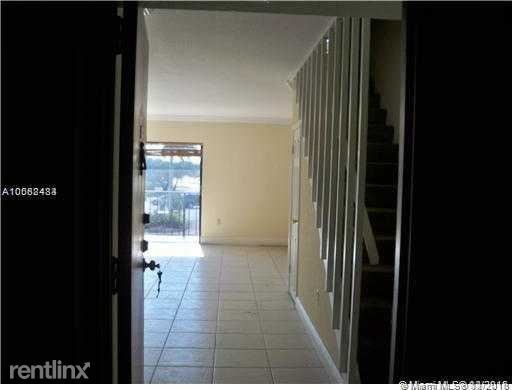 Building Photo - 10411 N Kendall Dr