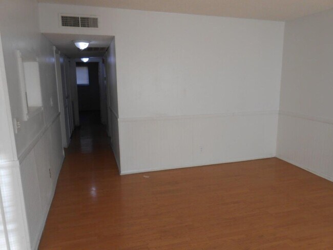 Building Photo - 6671 Bubbling Brook Dr
