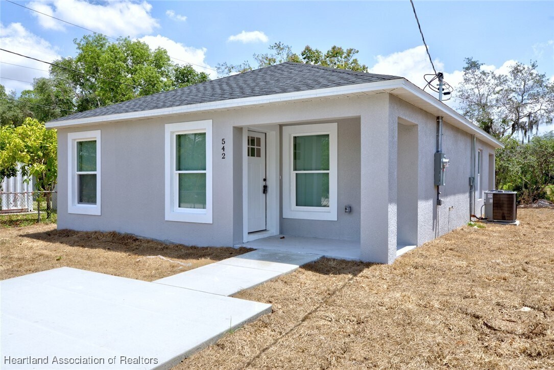 Foto principal - 542 Vanguard Ave NW