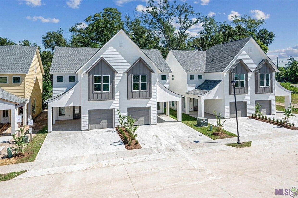 Primary Photo - 3 Bed, 2.5 Bath Home Near LSU – Available ...