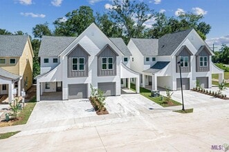 Building Photo - 607 Lake Shelf Dr
