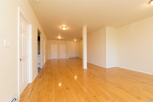 Foto del edificio - 1090 E 92nd St