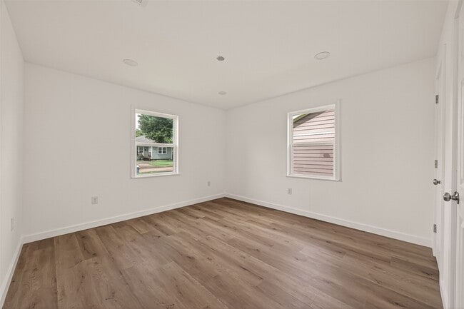 Building Photo - 3922 Alsace St