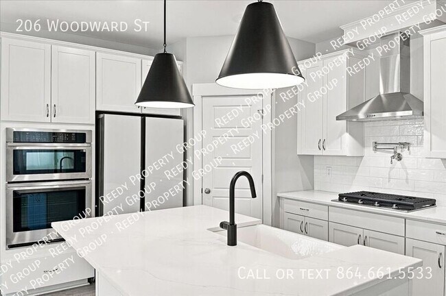 Foto del edificio - 206 Woodward St