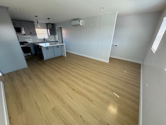 Foto del edificio - 18509 Burin Ave