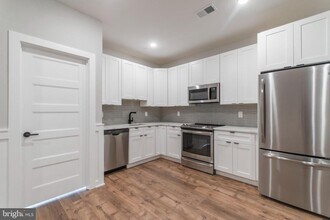 Building Photo - 437 N 35th St