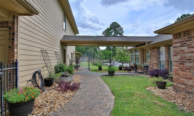 Building Photo - 25542 Richards Rd