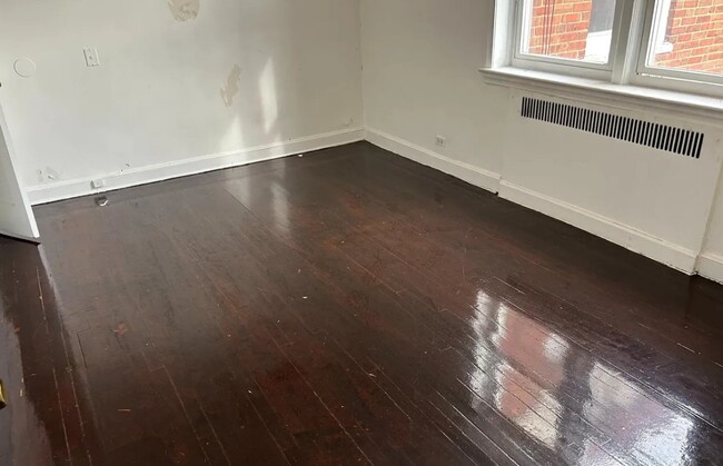 Photo - 455 W State St (Trenton, NJ) Apartment