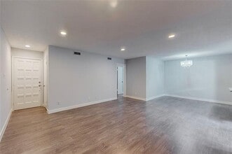 Building Photo - 5132 Amesbury Dr